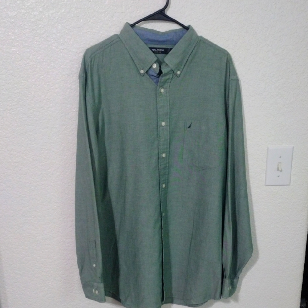 Nautica Men's Green Shirt. New, Never Been Won. Tag Is Partially Torn